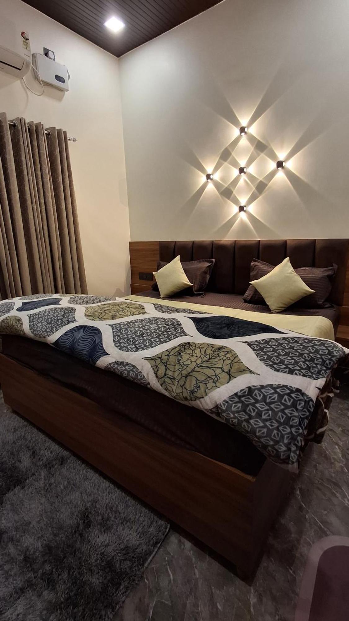 Shri Harihar Dham Hotel Mathura Eksteriør billede