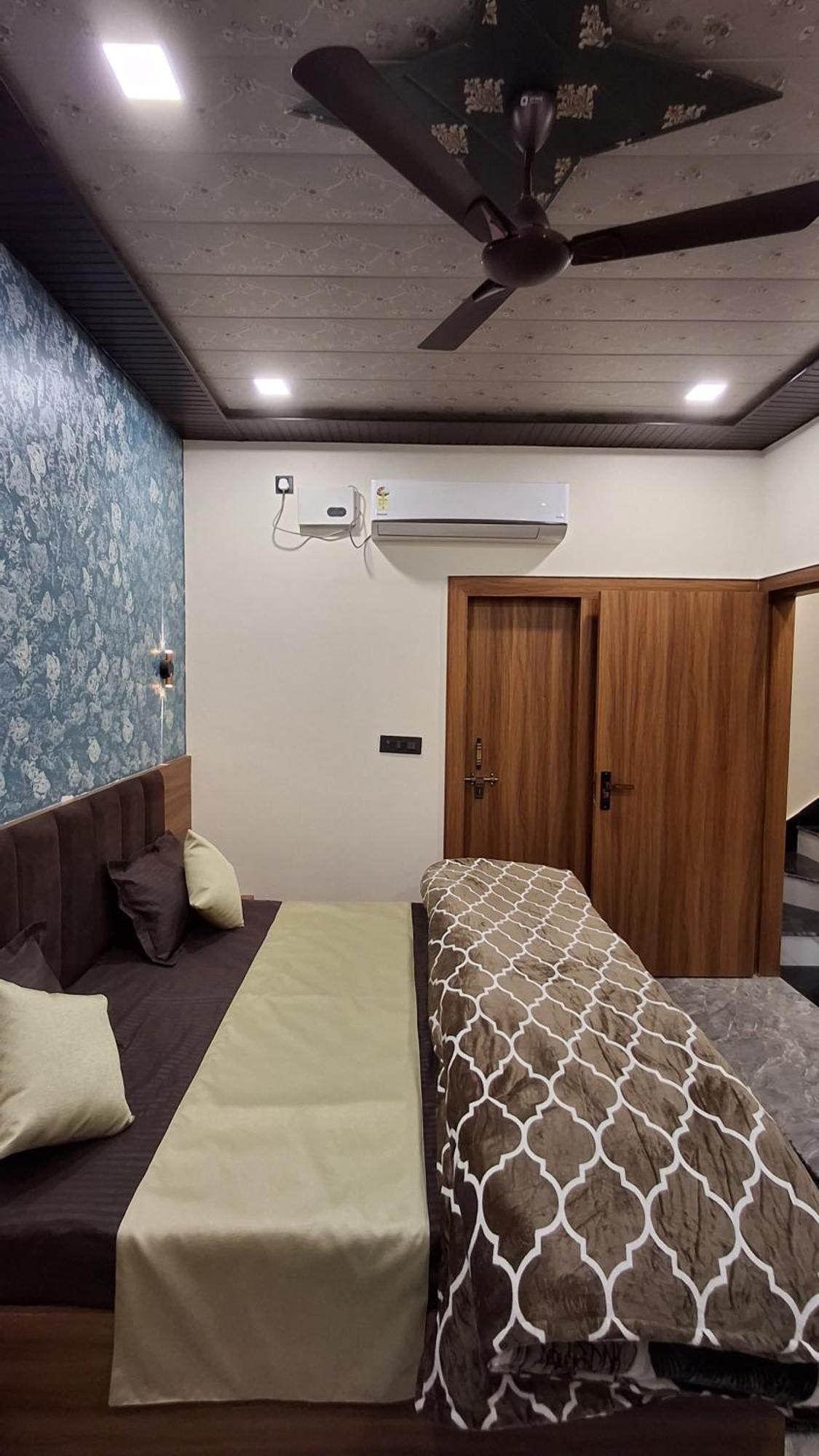 Shri Harihar Dham Hotel Mathura Eksteriør billede